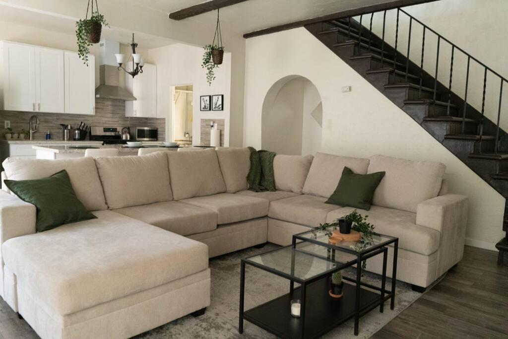 Appartement Spacious 2-bedroom Unit In Hollywood Los Angeles